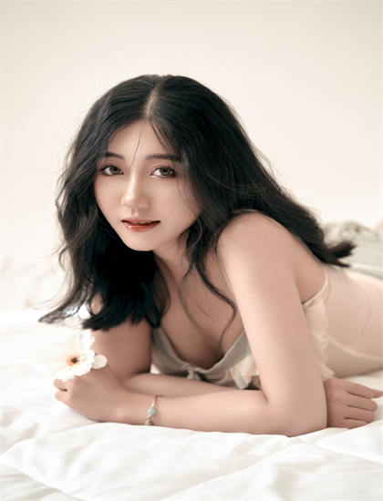 李茶的姑妈电影-亲亲抱抱举高高的视频